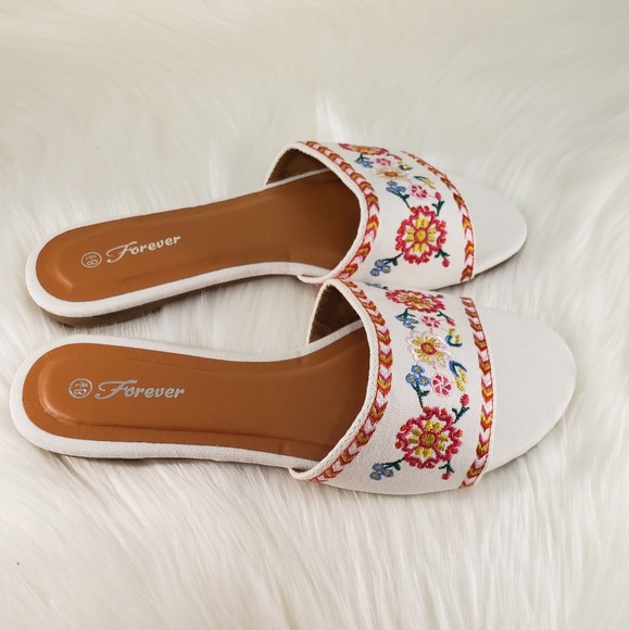 HOST PICK! NIB FOREVER FLORAL SANDALS SIZE 8.5 - Picture 4 of 6